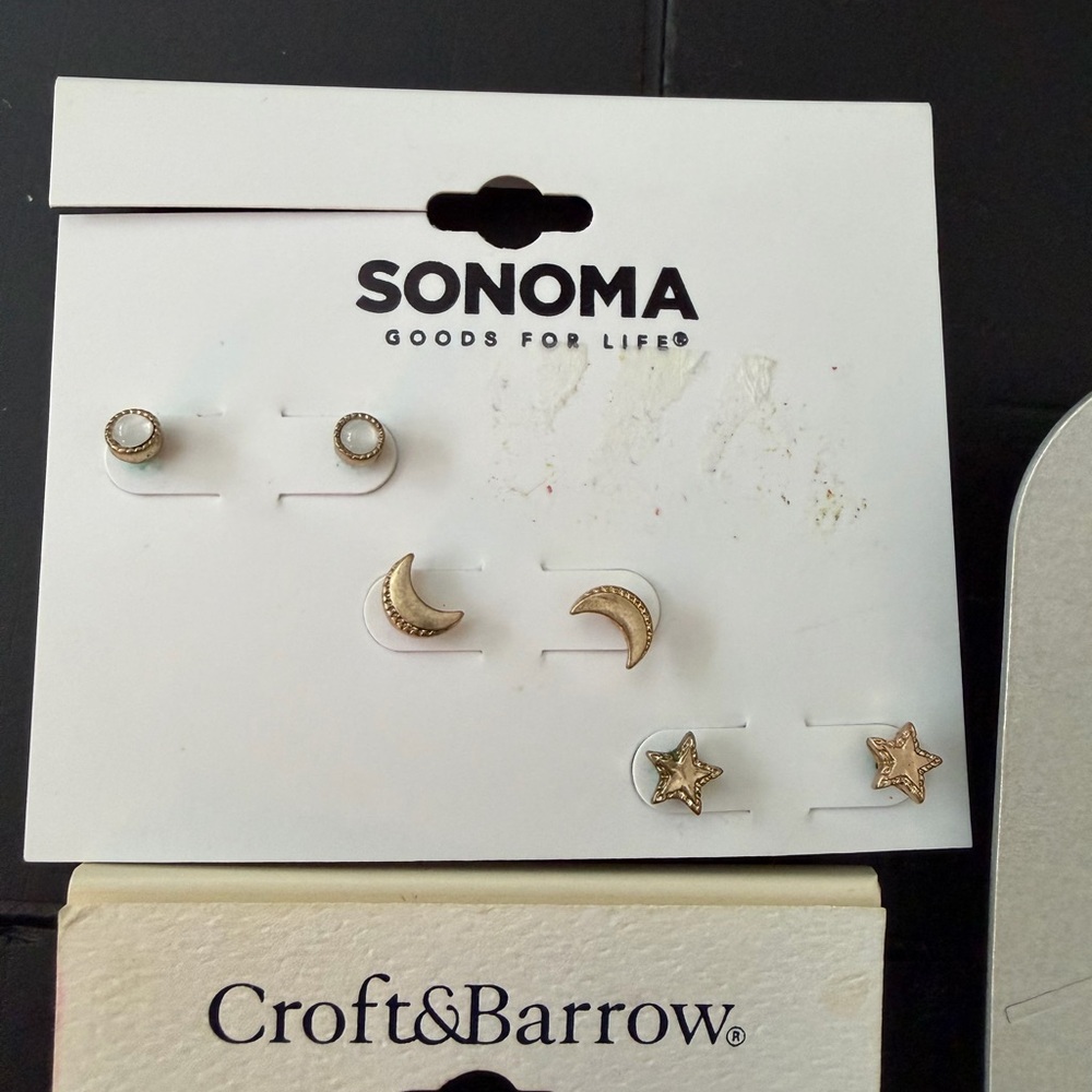 Mixed Lot of Gold and Silver Earrings for Women - Picture 4 of 6